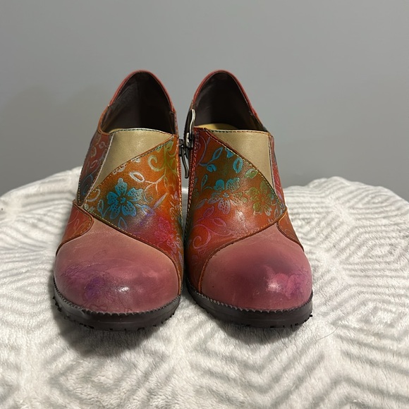 Beautiful multi coloured shoes size 40 - Picture 3 of 6